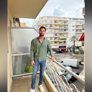 L’entrepreneuse Caroline Aalto NEVER TRUST ANY ACCOUNT with this man’s image